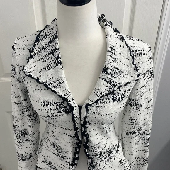 Joseph Ribkoff Black White Jacket Zip up Ruffle Trim size US 4 - Picture 5 of 12